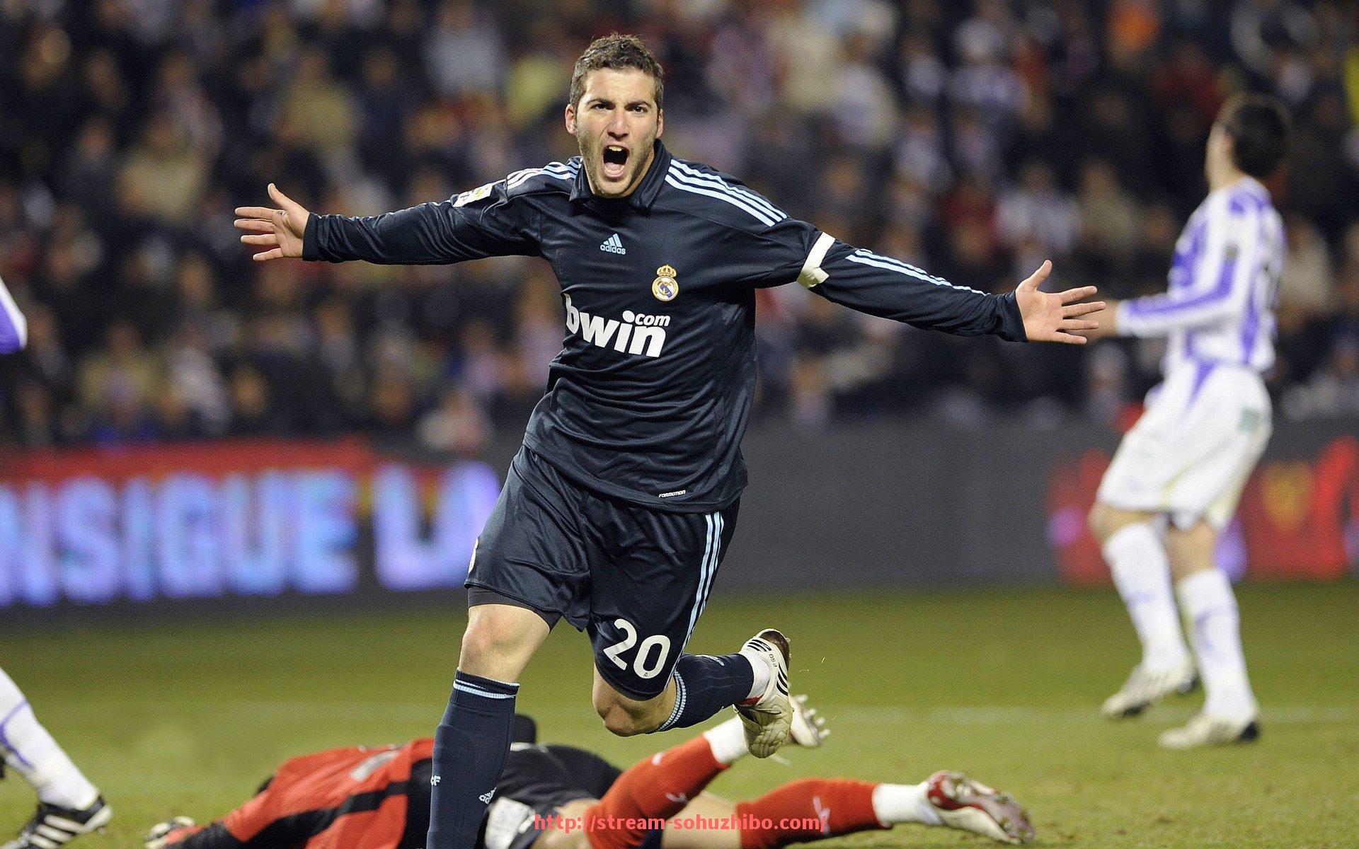 搜狐体育直播-拜仁欧冠客场球衣演变史:经典设计与德式硬朗风格融合